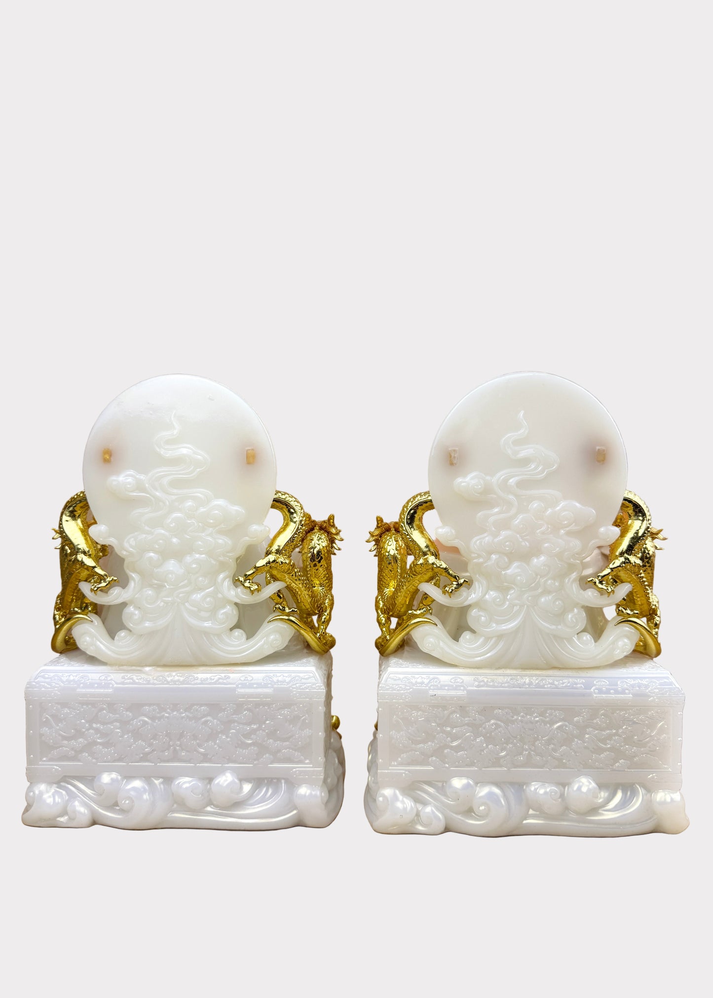 Earth and Prosperity God - Dragon Throne - Pearl White