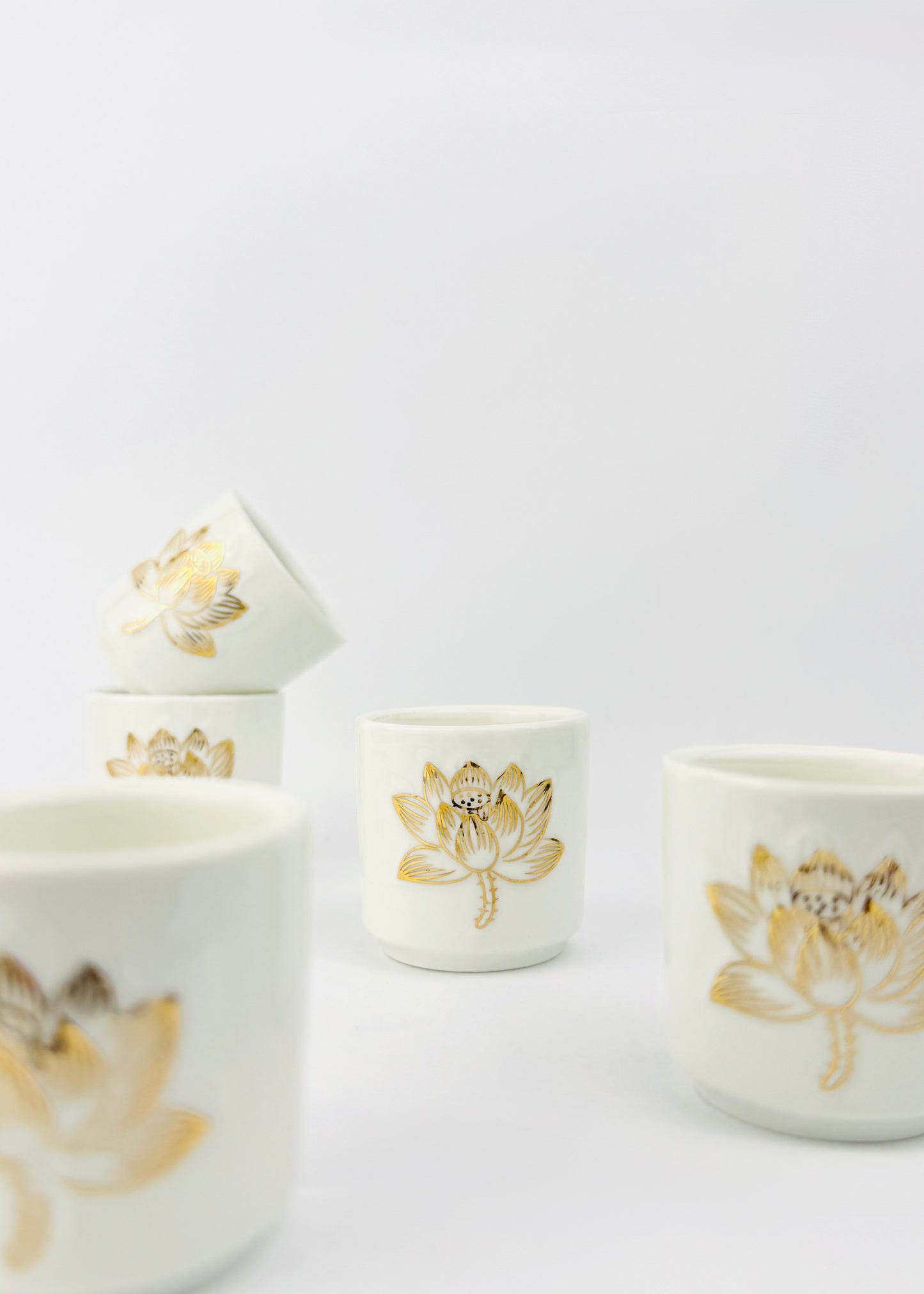 Mini Lotus Offering Cup - Single - White/Gold