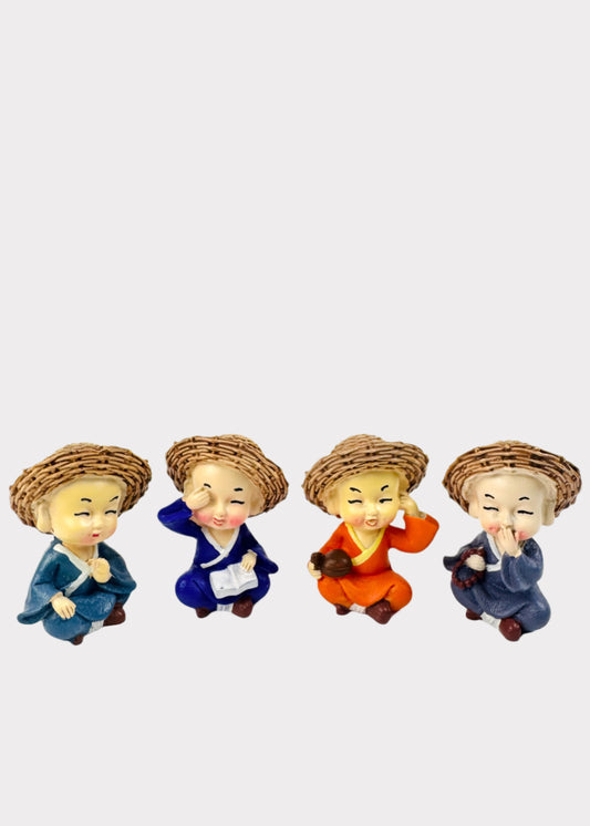 Monks with Straw Hat Set