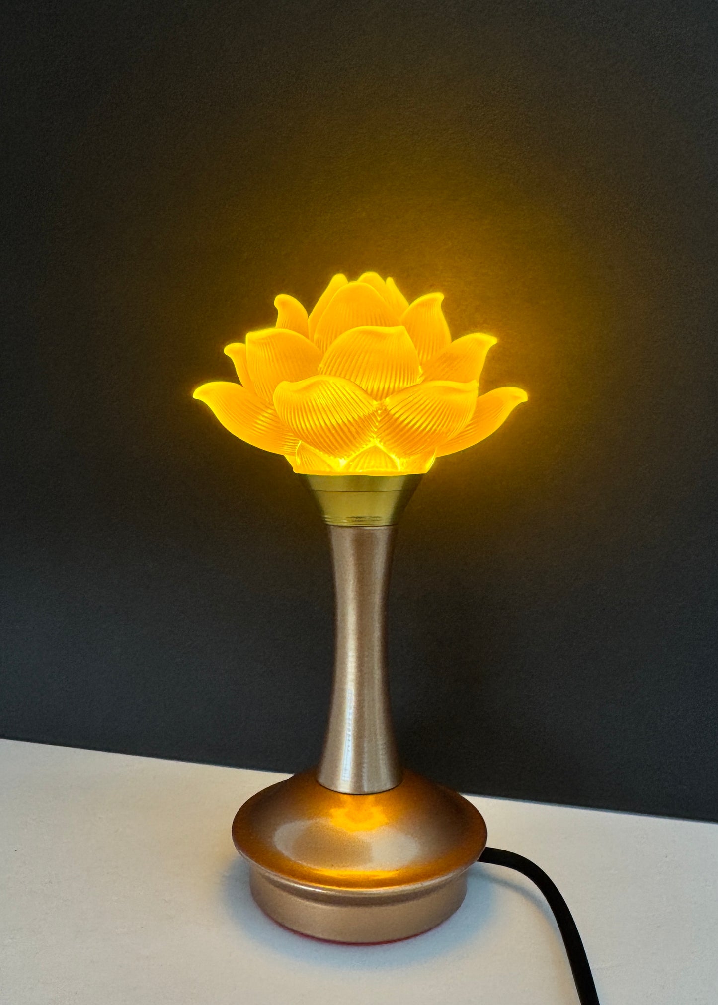 Lotus Lamp Pair – Solid Yellow – Golden Base