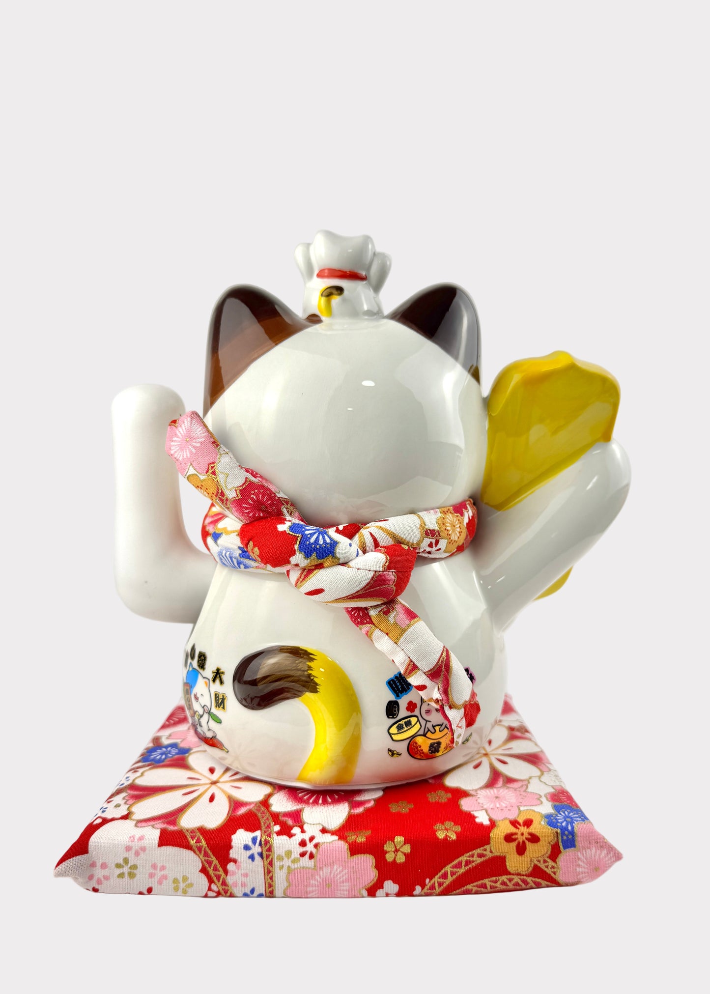 Lucky Money Cat Holding Wealth Banner – Porcelain – Battery or Plug-In